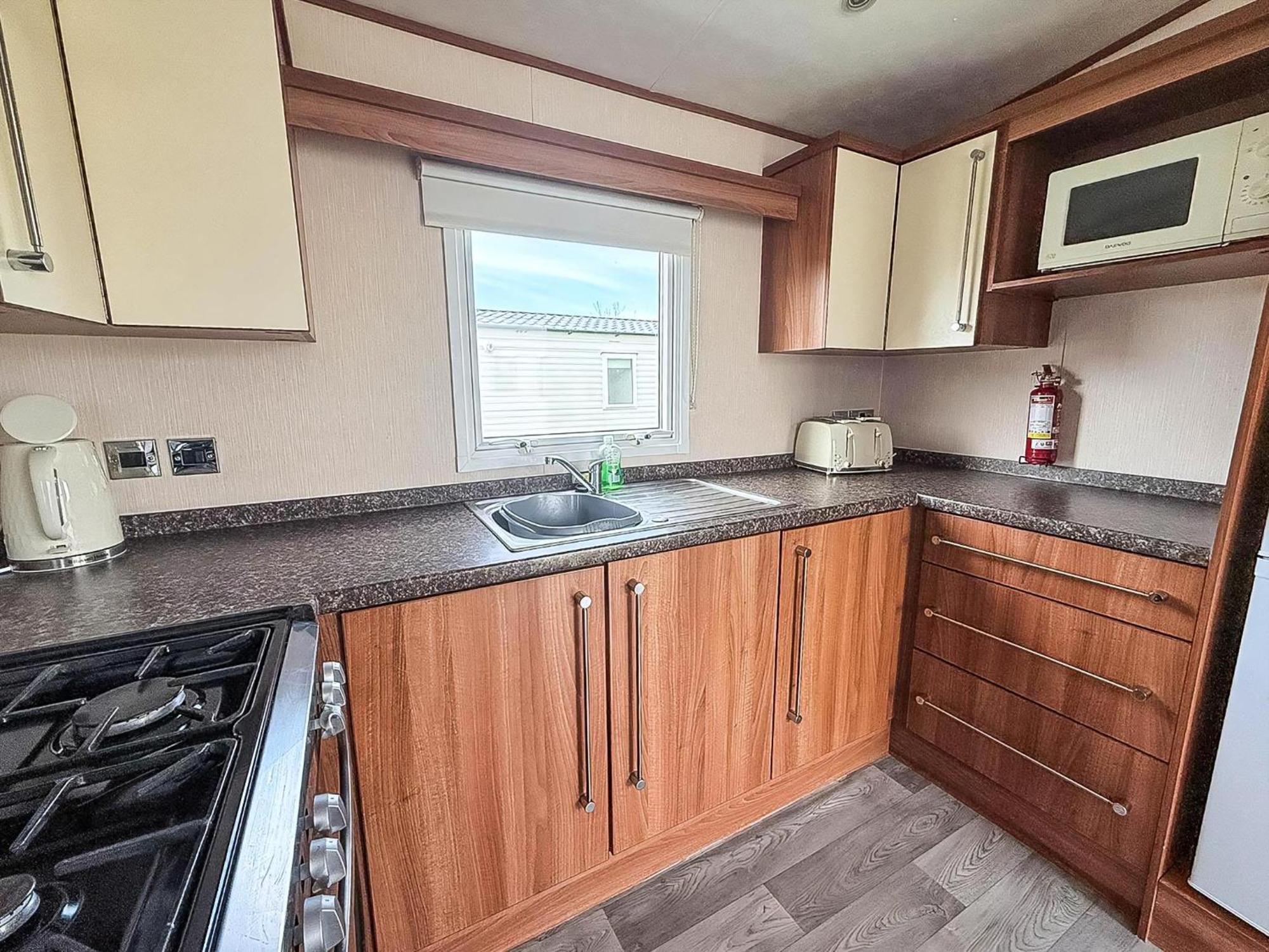 Lovely 8 Berth Caravan At Sunnydale In Lincolnshire Ref 35239S 라우스 외부 사진